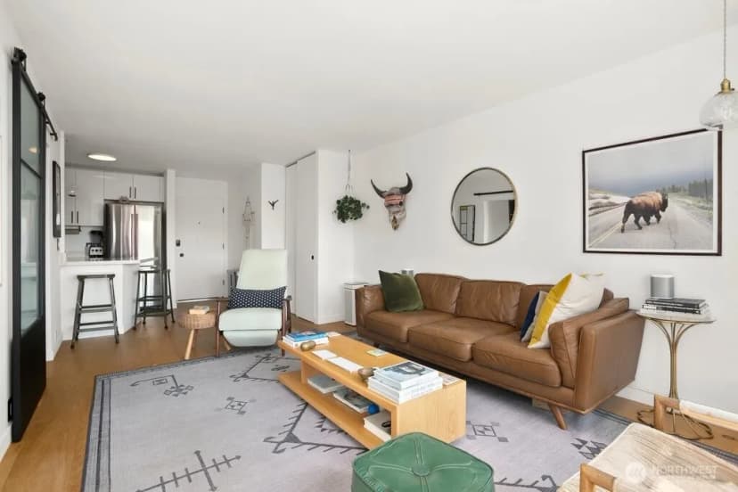 Property photo for 720 Lakeside Avenue S #404, Seattle photo 4