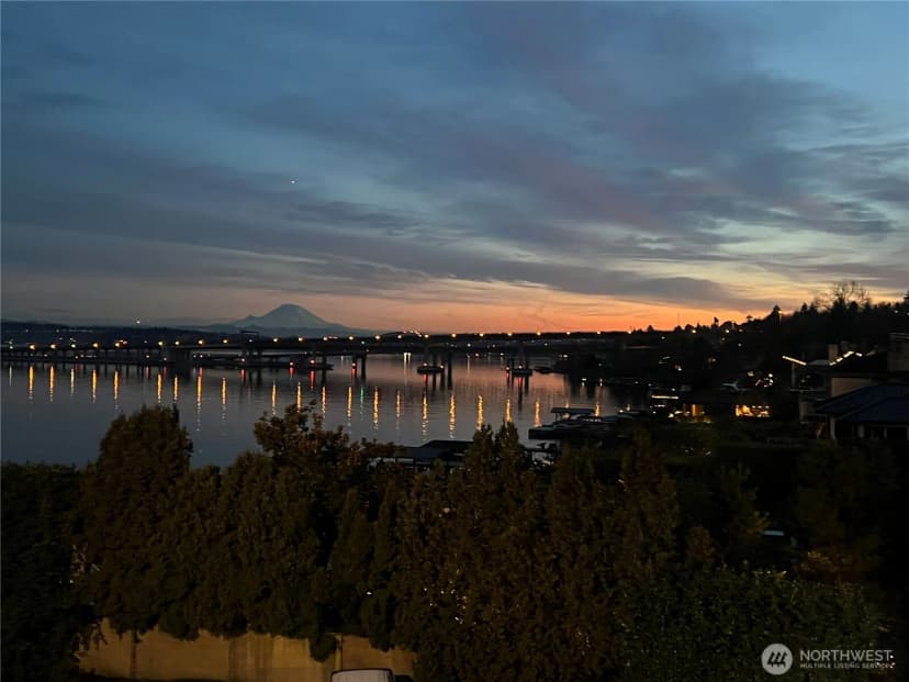 Property photo for 720 Lakeside Avenue S #404, Seattle photo 36