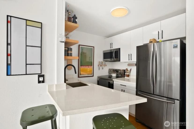 Property photo for 720 Lakeside Avenue S #404, Seattle photo 12