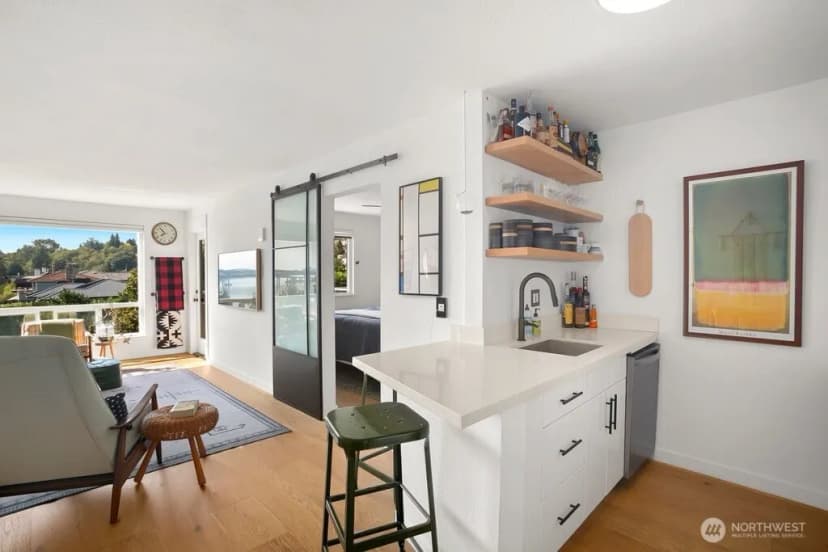 Property photo for 720 Lakeside Avenue S #404, Seattle photo 10