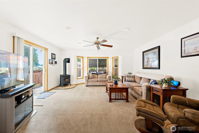 Property photo for 20109 Cascade Drive E, Bonney Lake photo 4