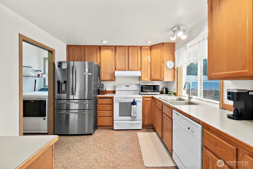 Property photo for 20109 Cascade Drive E, Bonney Lake photo 11