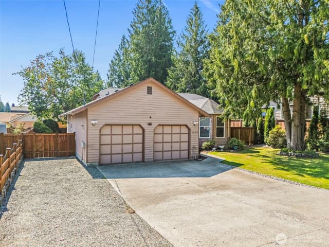 Property photo for 20109 Cascade Drive E, Bonney Lake photo 2