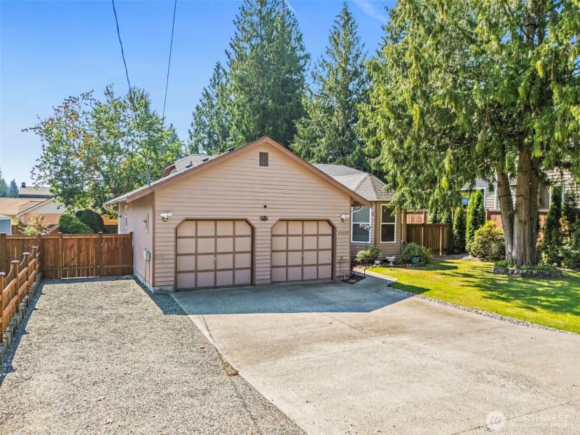 Property photo for 20109 Cascade Drive E, Bonney Lake photo 2