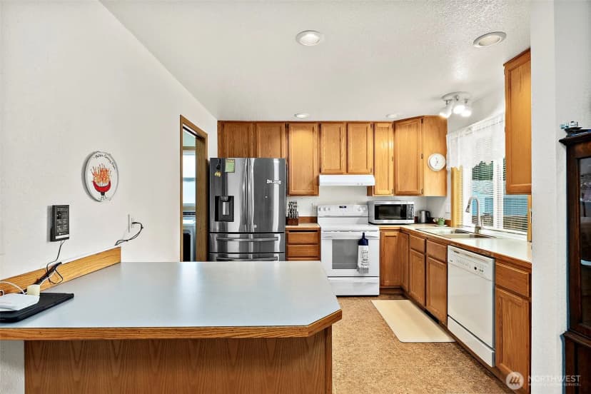 Property photo for 20109 Cascade Drive E, Bonney Lake photo 10