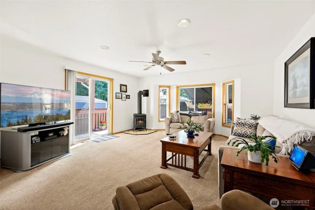 Property photo for 20109 Cascade Drive E, Bonney Lake photo 5