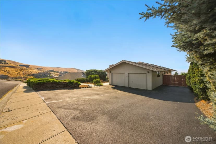 Property photo for 152 Heather Lane, Wenatchee photo 32