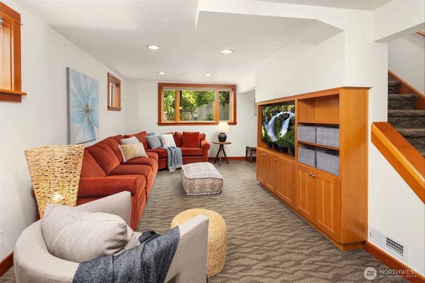 Property photo for 5210 35th Avenue Ne, Seattle photo 19