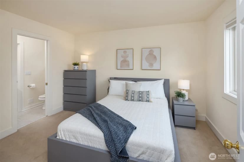 Property photo for 5210 35th Avenue Ne, Seattle photo 16