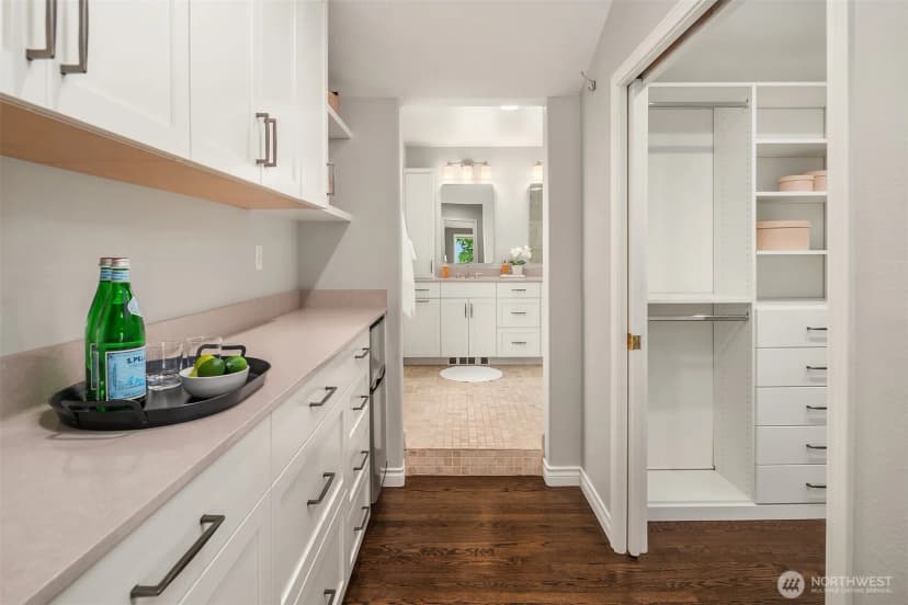 Property photo for 2538 Westmont Way W, Seattle photo 19
