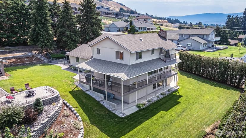 Property photo for 209 27th Street Ne, East Wenatchee