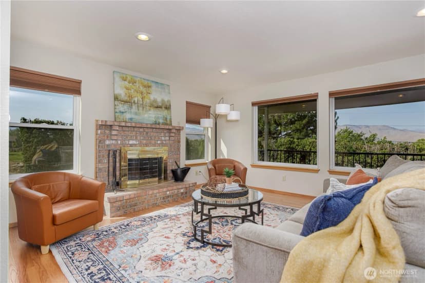 Property photo for 209 27th Street Ne, East Wenatchee photo 3