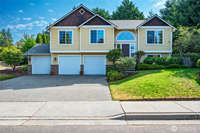 Property photo for 19407 70th Avenue W, Lynnwood