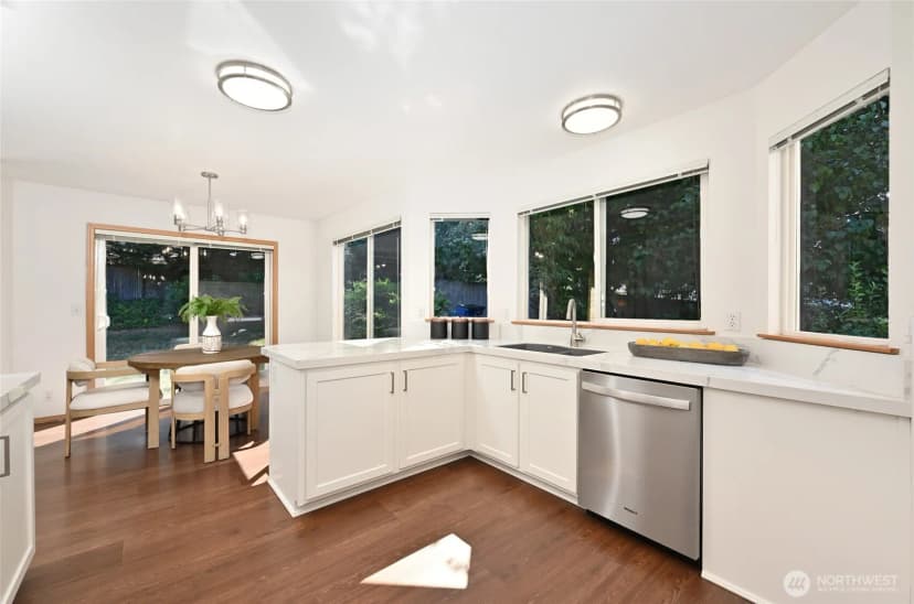 Property photo for 19407 70th Avenue W, Lynnwood photo 9