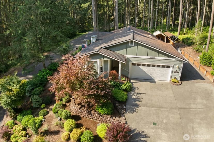 Property photo for 10106 Edgewood Drive, Anderson Island photo 2