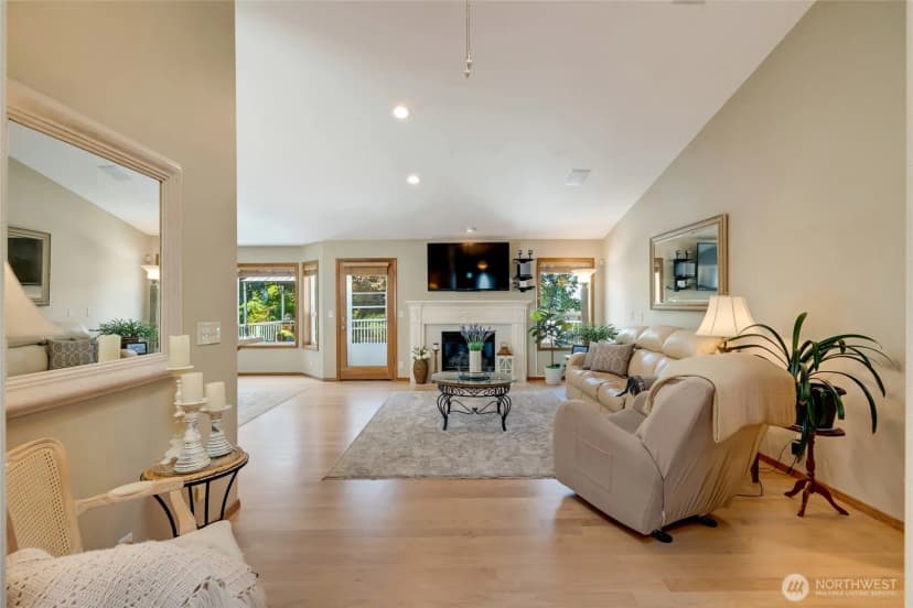 Property photo for 17712 W Country Club Drive, Arlington photo 9