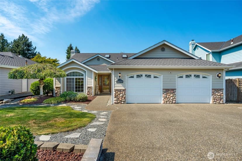 Property photo for 17712 W Country Club Drive, Arlington