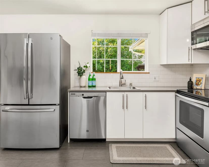 Property photo for 4207 Sw Thistle #a, Seattle photo 9