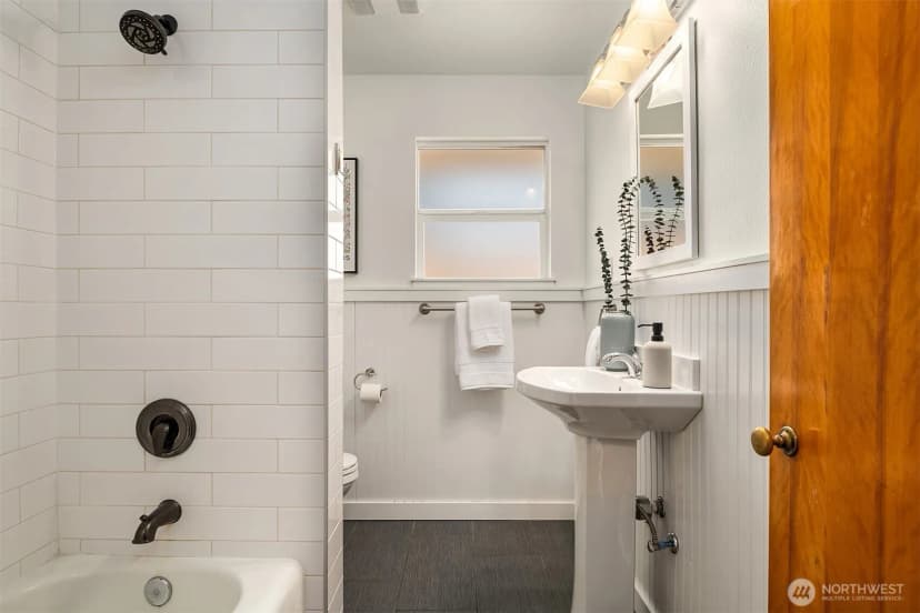 Property photo for 4207 Sw Thistle #a, Seattle photo 15