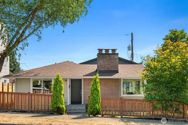 Property photo for 4207 Sw Thistle #a, Seattle