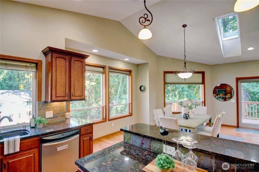 Property photo for 5 Eagle Crest Court, Bellingham photo 15