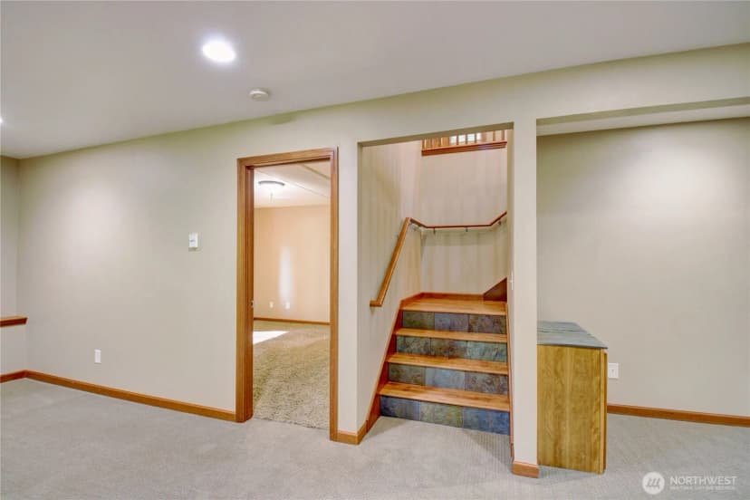 Property photo for 5 Eagle Crest Court, Bellingham photo 30
