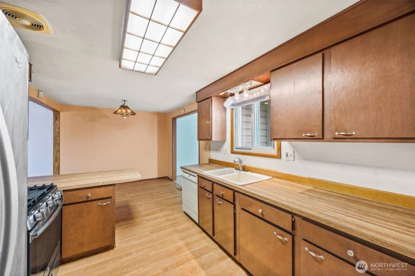 Property photo for 24435 13th Place S, Des Moines photo 10