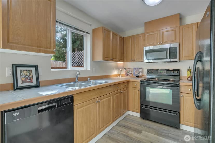 Property photo for 23813 Se 282nd Street, Maple Valley photo 10