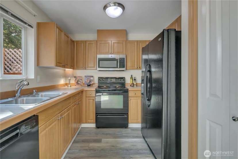 Property photo for 23813 Se 282nd Street, Maple Valley photo 11