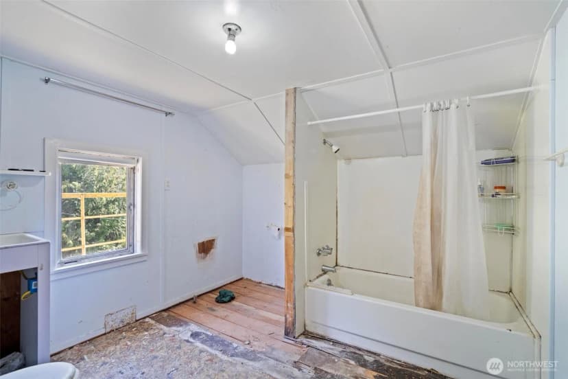 Property photo for 522 N 3rd Street, Shelton photo 35
