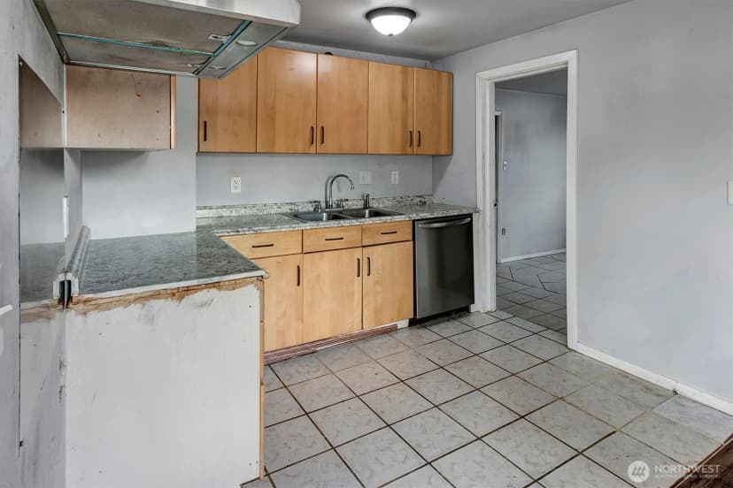 Property photo for 7933 45th Avenue S, Seattle photo 8
