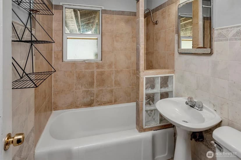Property photo for 7933 45th Avenue S, Seattle photo 14