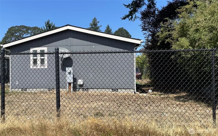 Property photo for 10715 9th Avenue Ct S, Tacoma photo 2