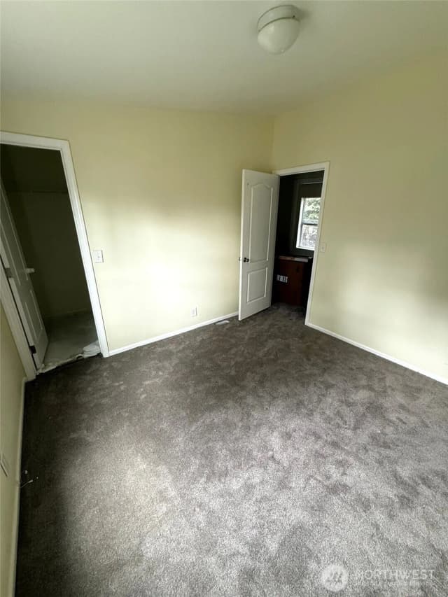 Property photo for 10715 9th Avenue Ct S, Tacoma photo 4