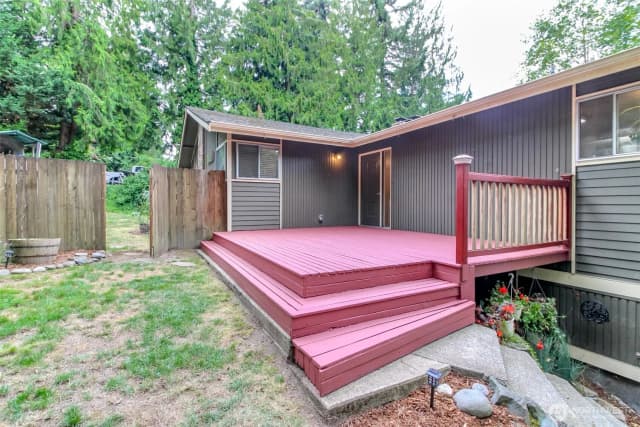 Property photo for 1918 9th Street Se, Puyallup photo 3