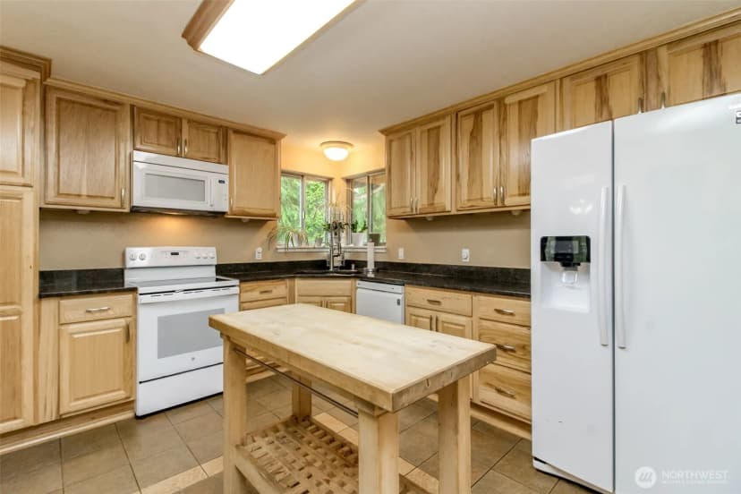 Property photo for 1918 9th Street Se, Puyallup photo 6
