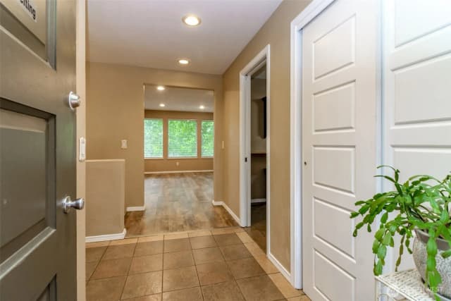 Property photo for 1918 9th Street Se, Puyallup photo 4