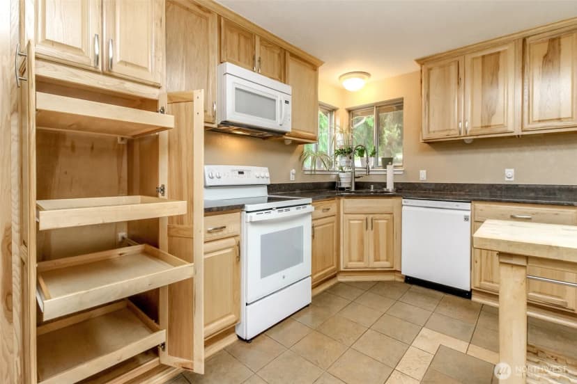 Property photo for 1918 9th Street Se, Puyallup photo 9