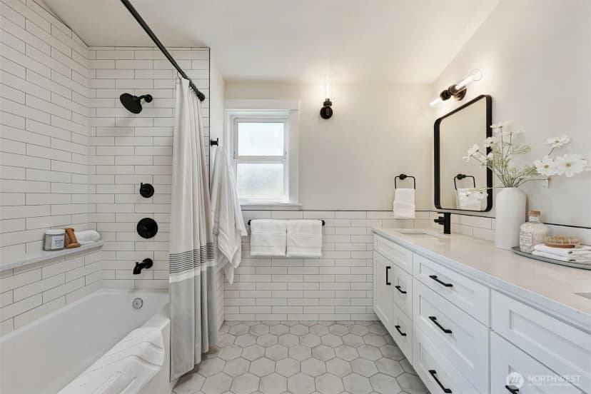 Property photo for 2111 E Pine Street, Seattle photo 17