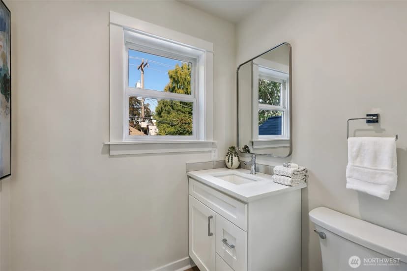 Property photo for 2111 E Pine Street, Seattle photo 13