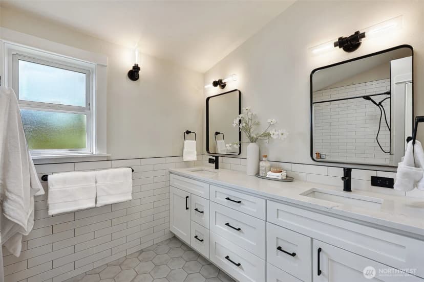 Property photo for 2111 E Pine Street, Seattle photo 16