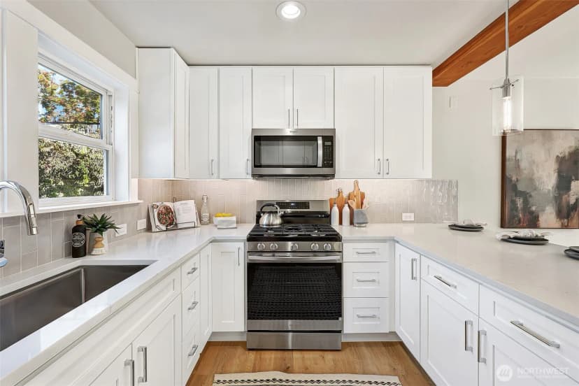 Property photo for 2111 E Pine Street, Seattle photo 11