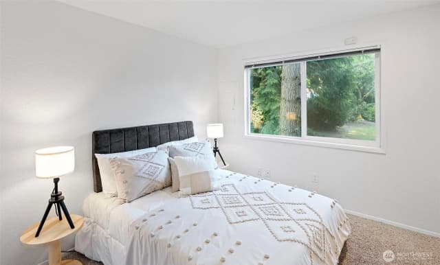 Property photo for 13600 4th Avenue Ne, Seattle photo 3