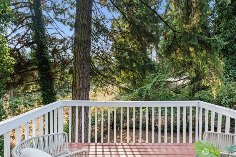 Property photo for 13600 4th Avenue Ne, Seattle photo 18