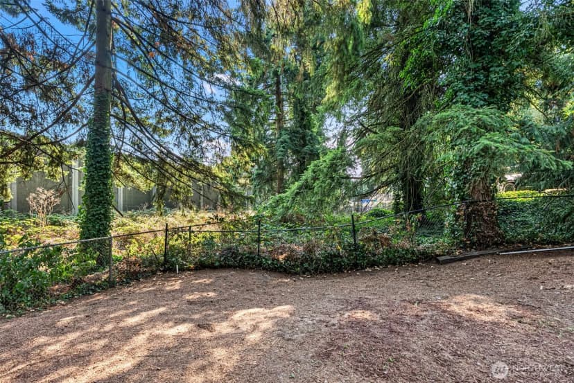 Property photo for 13600 4th Avenue Ne, Seattle photo 22