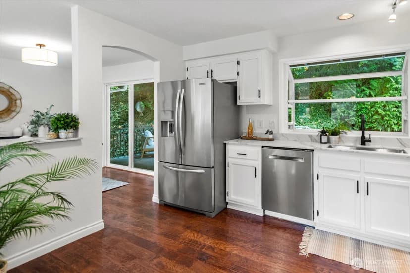 Property photo for 4403 Ne 187th Place, Lake Forest Park photo 11