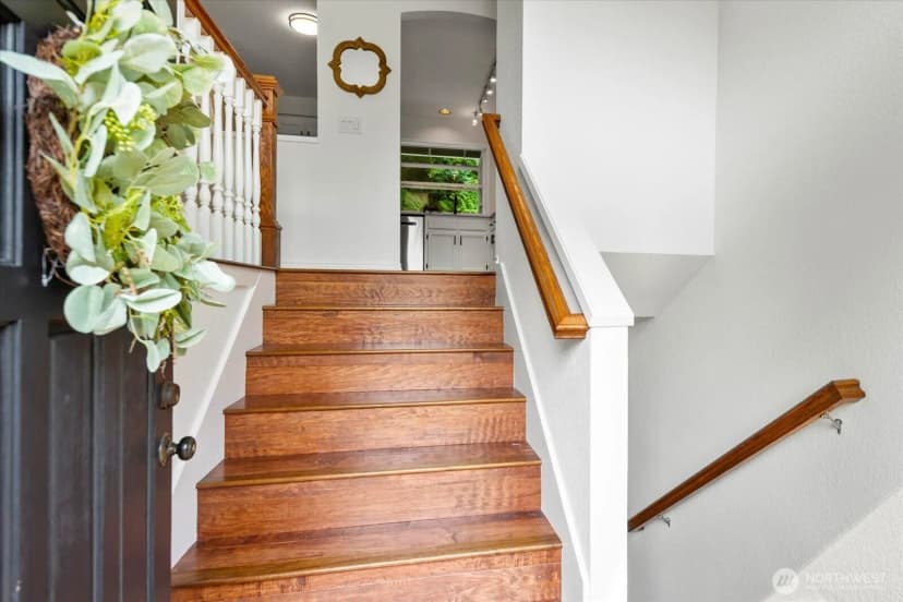 Property photo for 4403 Ne 187th Place, Lake Forest Park photo 3