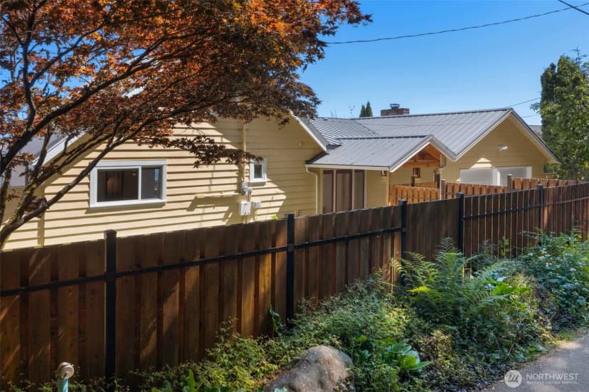 Property photo for 10843 Point Vashon Drive Sw, Vashon photo 6