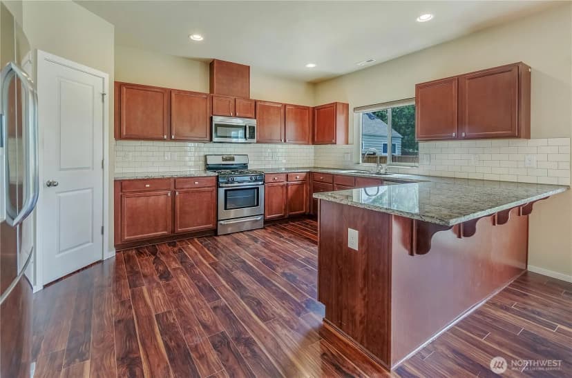 Property photo for 1014 81st Street Ct E, Tacoma photo 9