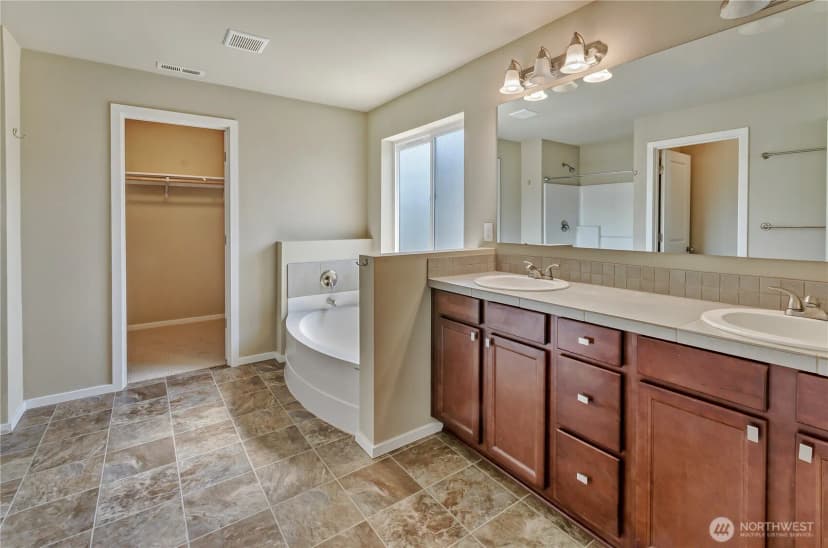 Property photo for 1014 81st Street Ct E, Tacoma photo 18